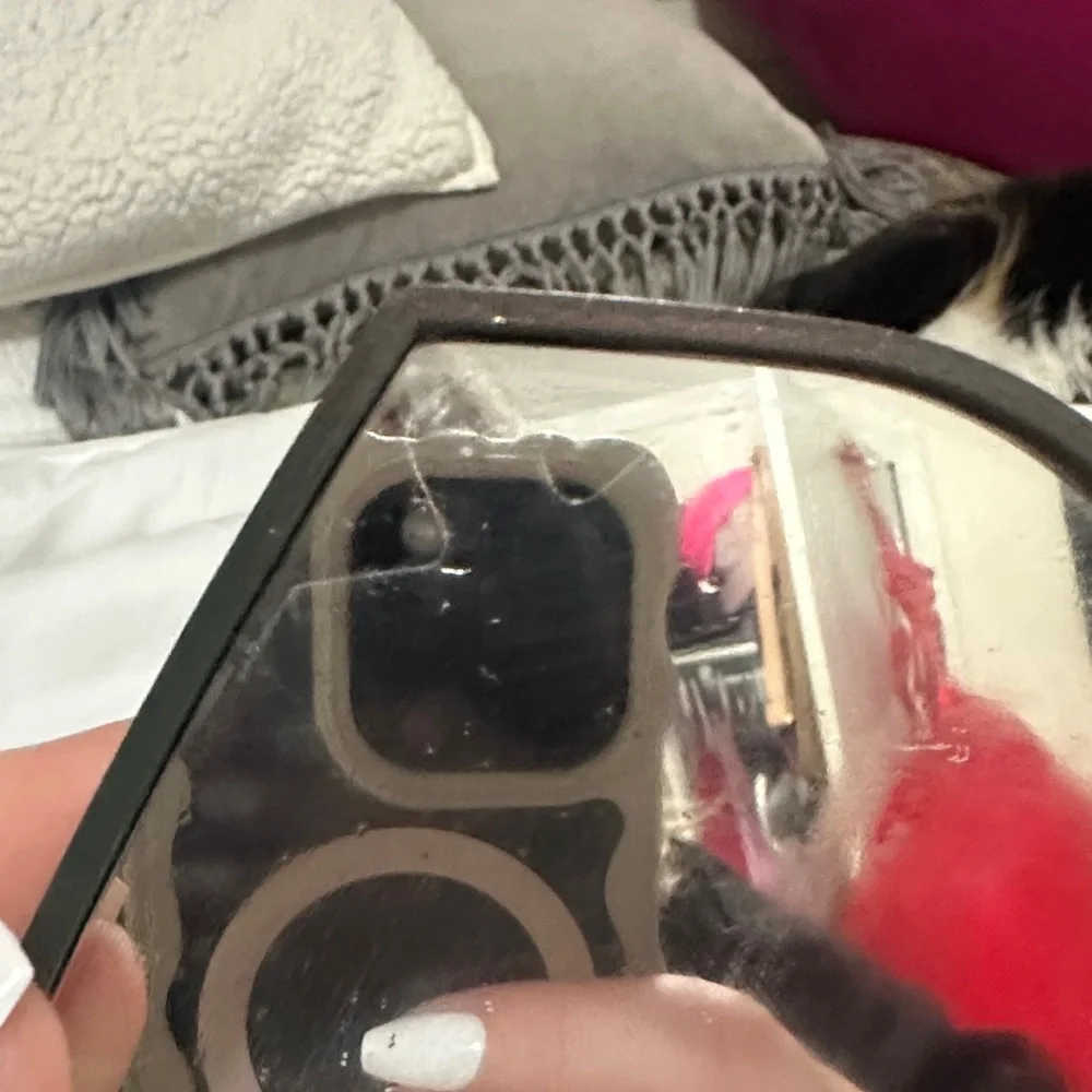 r.e.m. beauty Wicked Eyeshadow Palette - Gold and Black - Picture 4 of 9